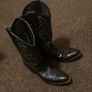 Good condition Justin boots size 8 1/2